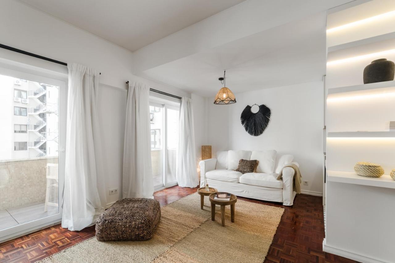 Casa Boma - Design & Spacious With Balcony - Alvalade Ii Apartment *